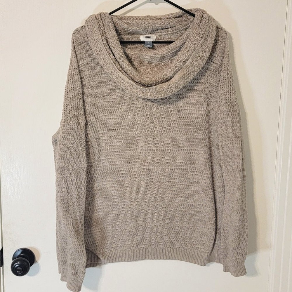 Old Navy Cowl Neck Sweater ☕️